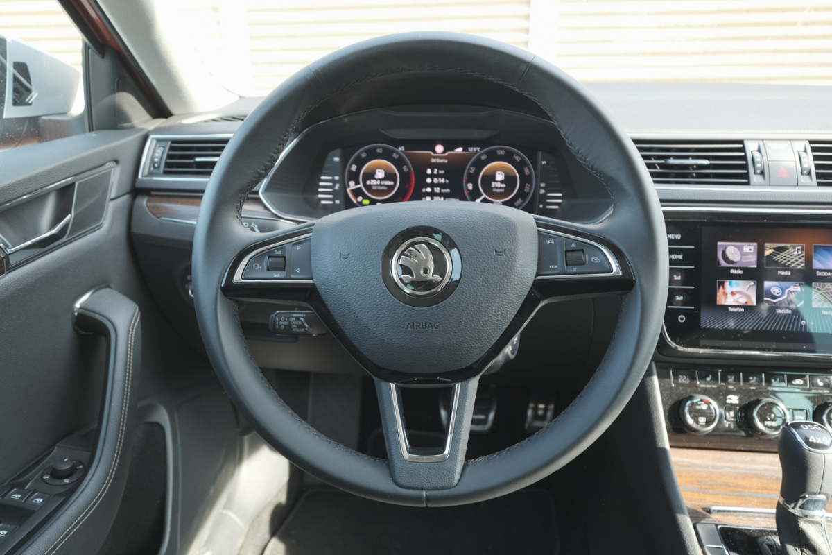 Škoda Superb Scout 2,0 TSI - test 2020