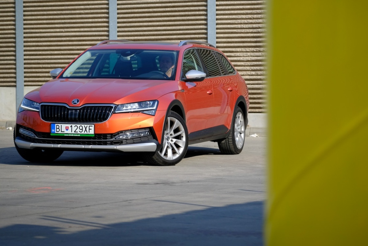 Škoda Superb Scout 2,0 TSI - test 2020