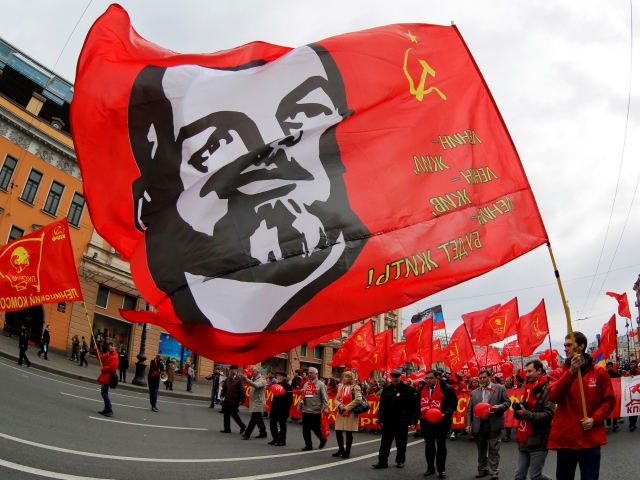 Lenin, vlajka, komunisti, sviatok práce