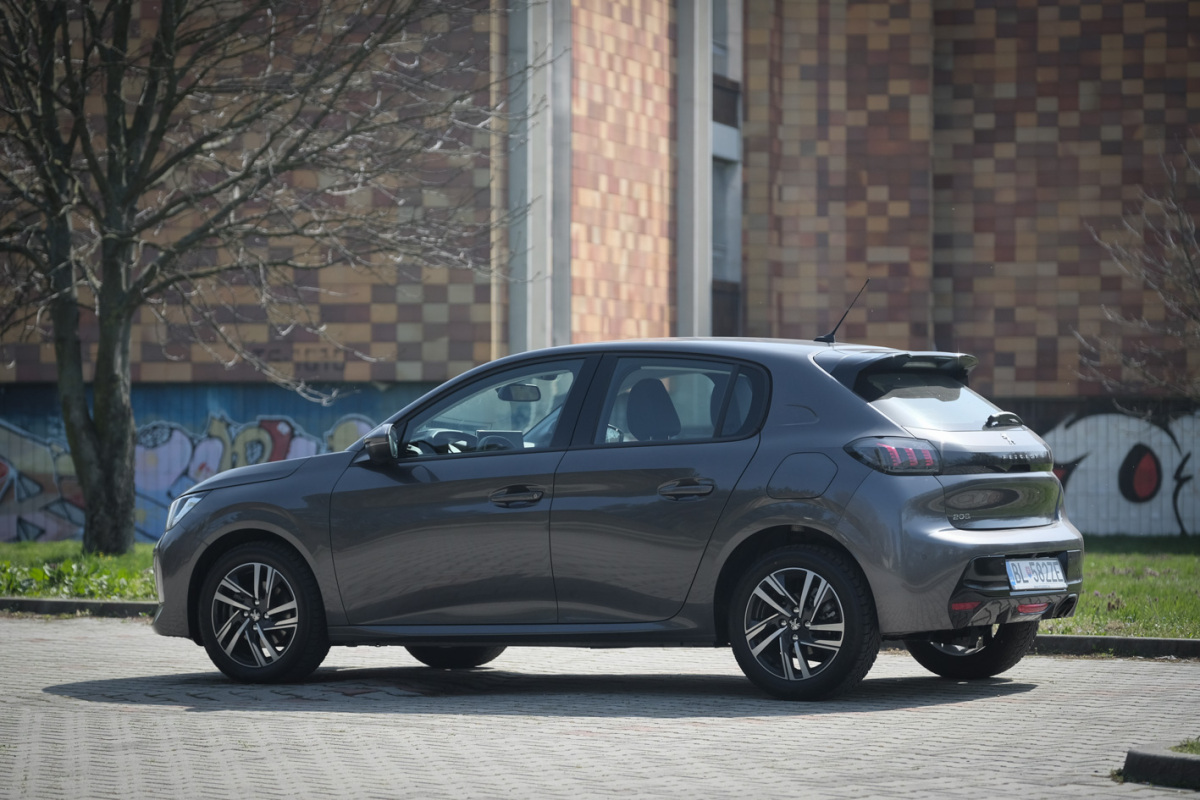 Peugeot 208