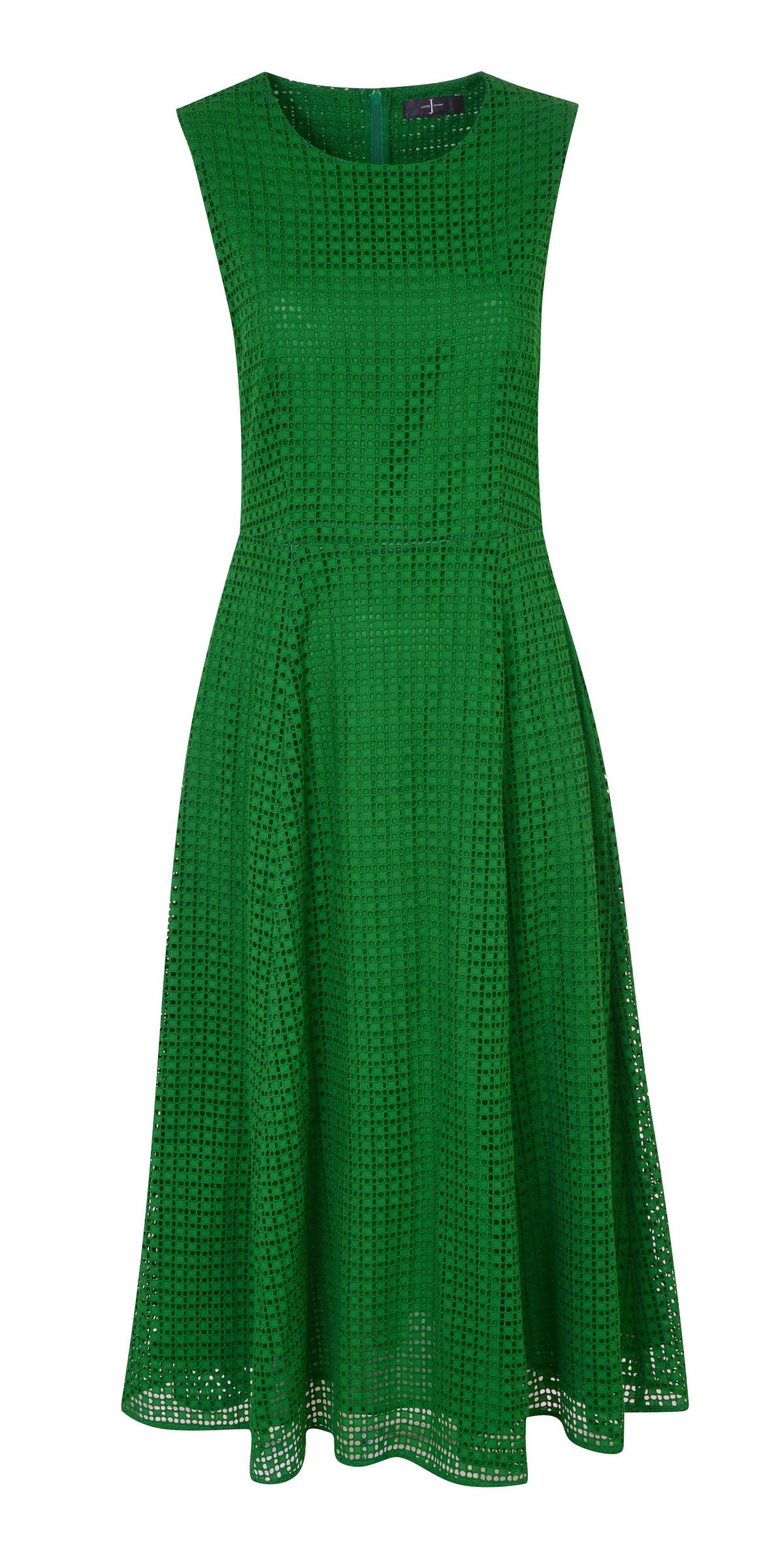 Perforované šaty Jasper Conran, predáva za 89 libier Debenhams. 