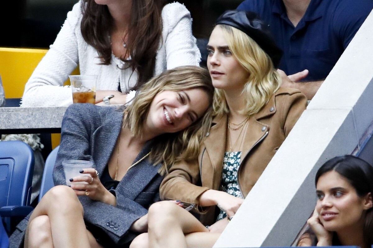 Modelka a herečka Cara Delevingne (vpravo) a herečka Ashley Benson na archívnom zábere zo septembra 2019. 