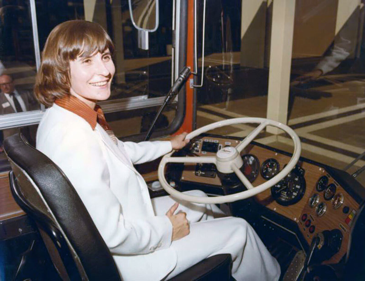Ikarus 280 - história