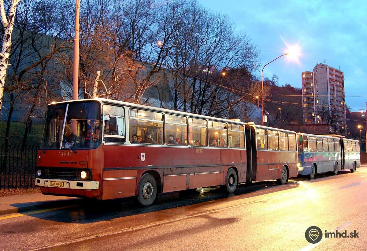 Ikarus 280 - história