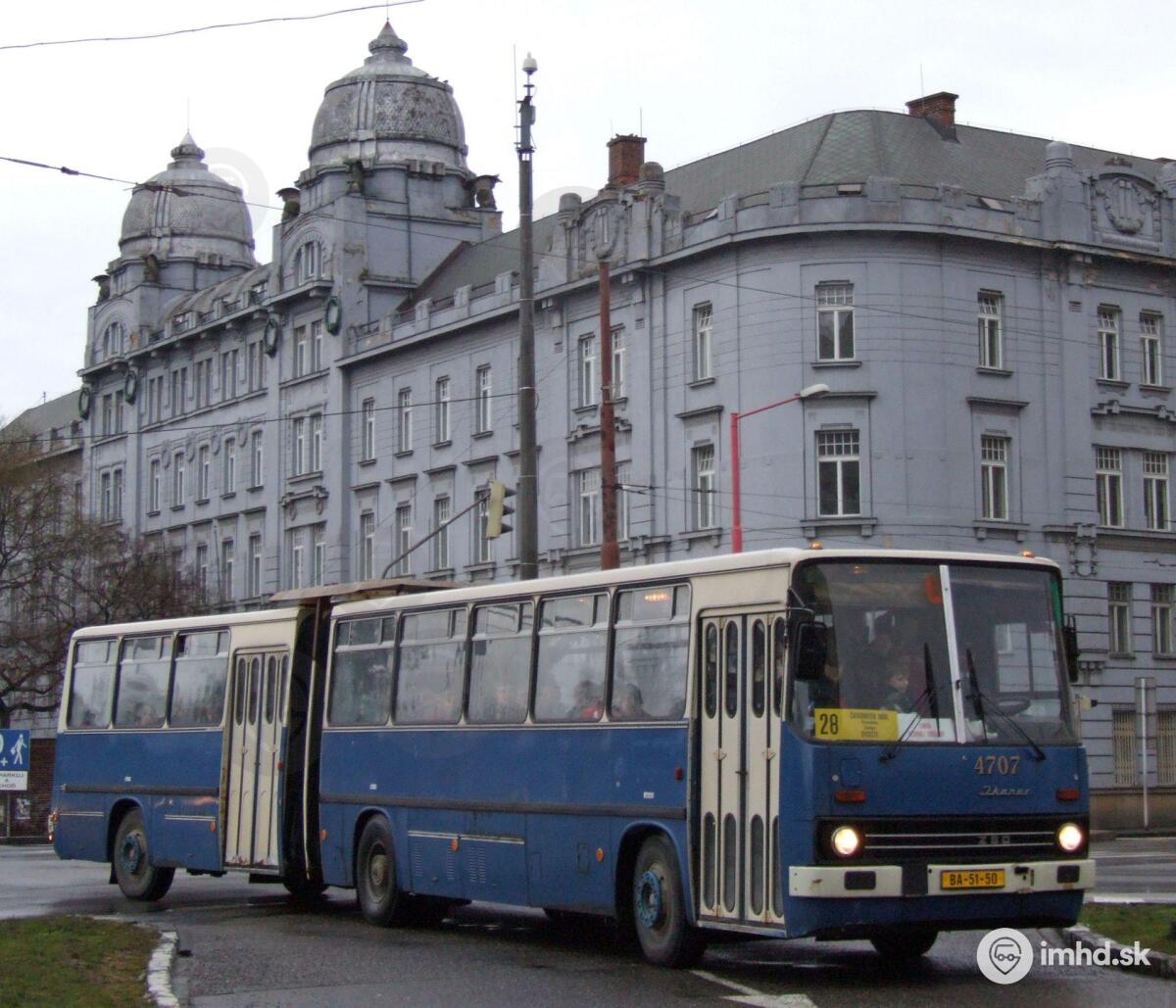 Ikarus 280 - história
