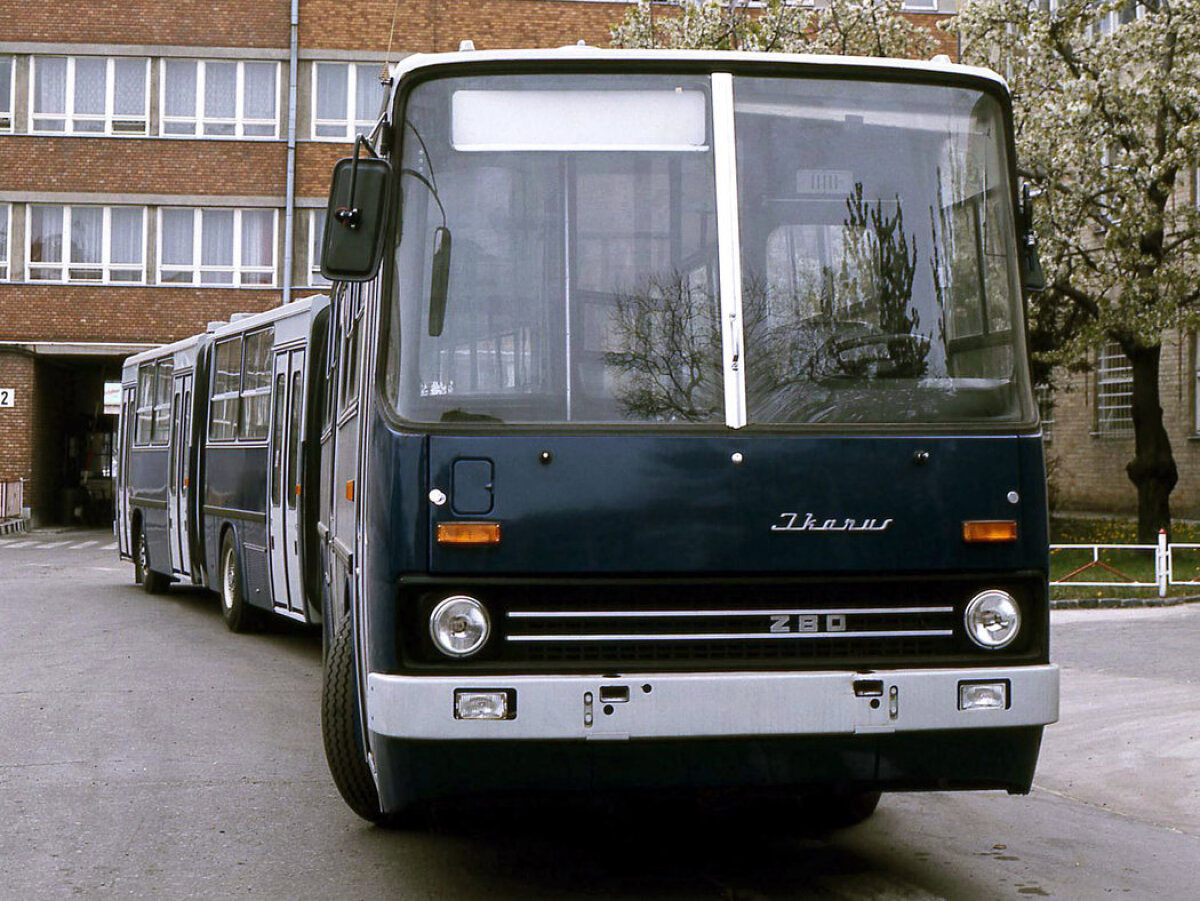 Ikarus 280 - história