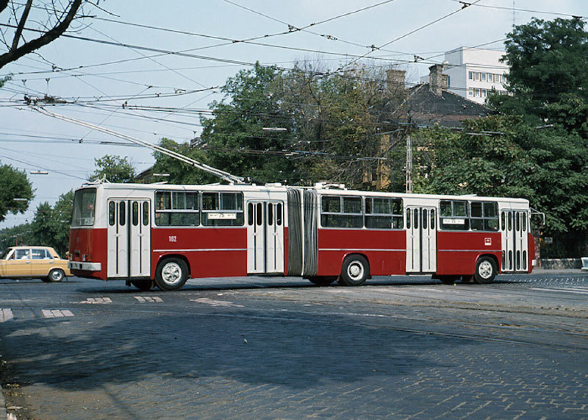 Ikarus 280 - história