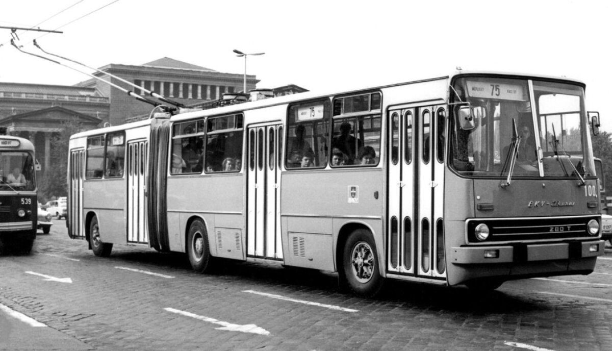 Ikarus 280 - história