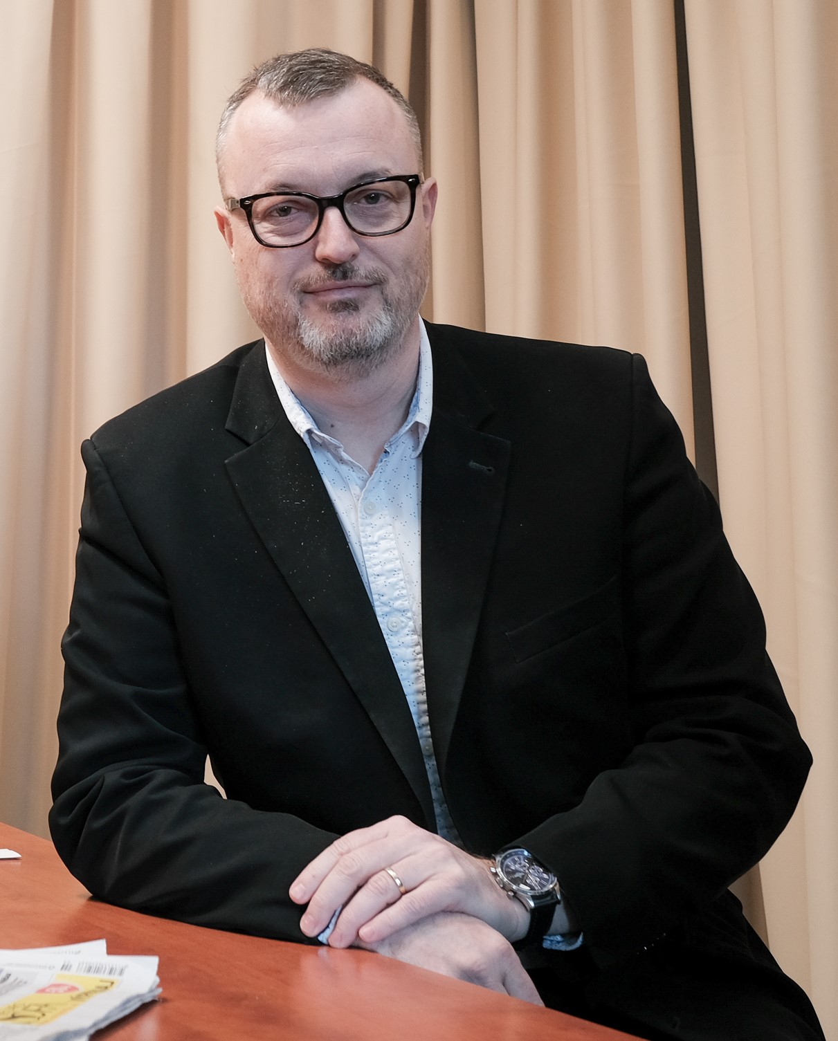Milan Krajniak je od roku 2016 poslancom Národnej rady a podpredsedom hnutia Sme rodina.