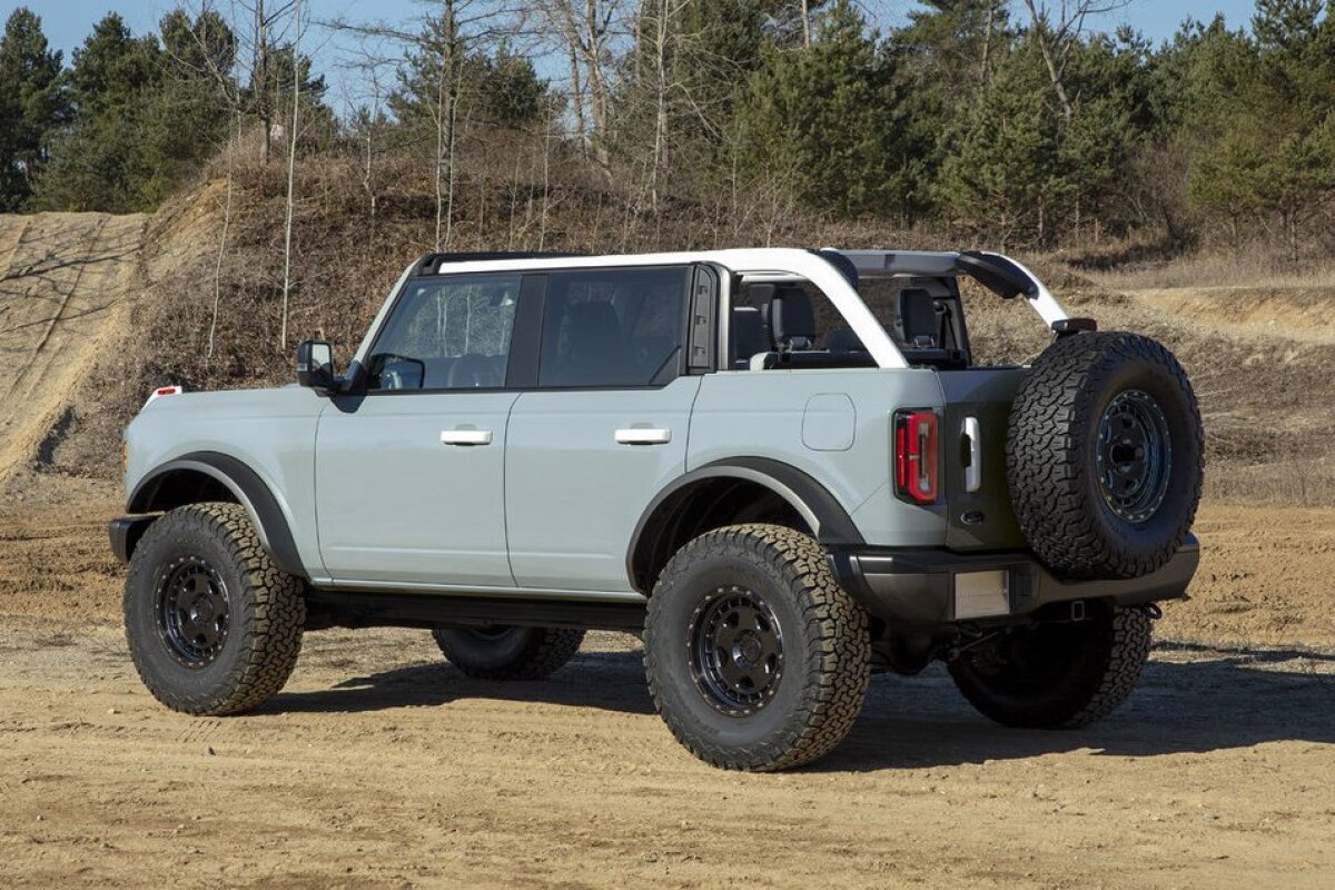 Ford Bronco - 2021