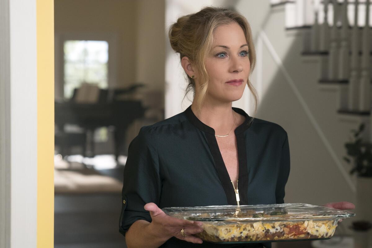 dead to me, christina applegate,
