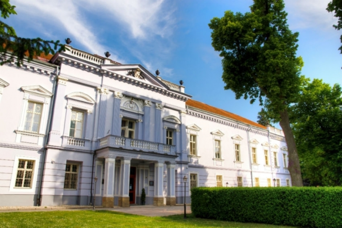kaštieľ Mojmírovce