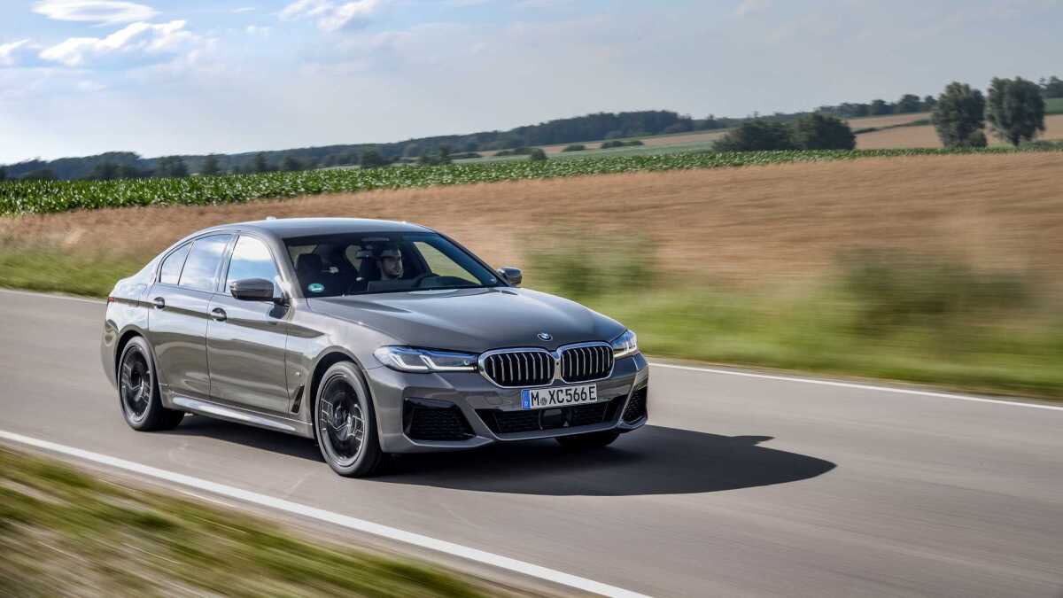 2020-bmw-545e-xdrive  11 