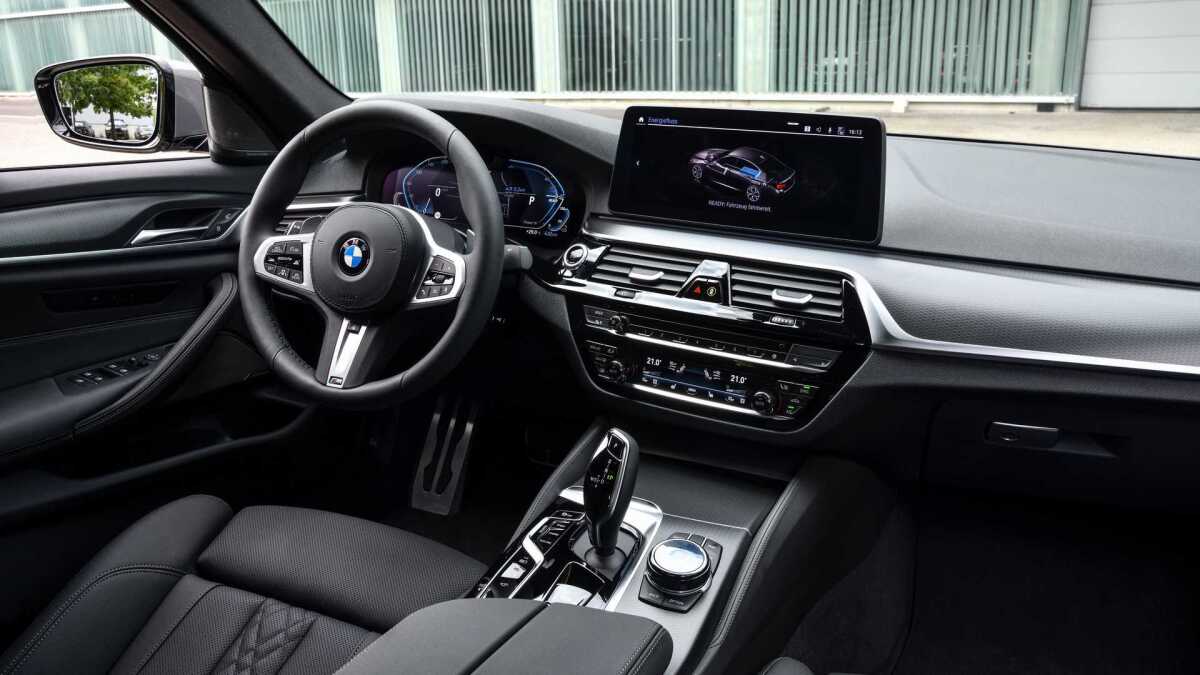 2020-bmw-545e-xdrive  19 