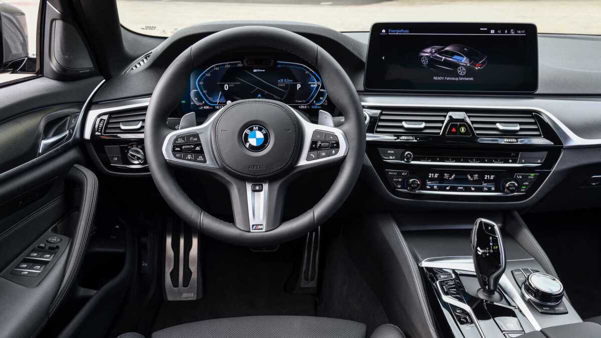 2020-bmw-545e-xdrive  21 