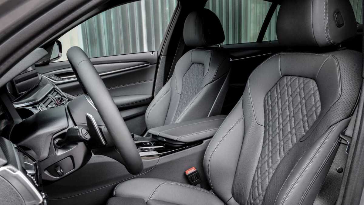 2020-bmw-545e-xdrive  23 