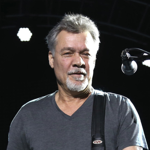 David Lee Roth (vľavo v úzadí) a Eddie Van Halen na koncerte v USA v roku 2015.