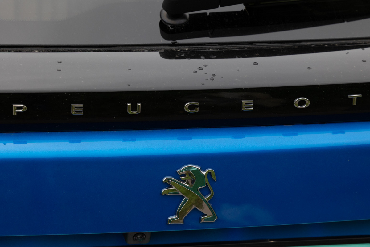 Peugeot  e-2008 (2020)