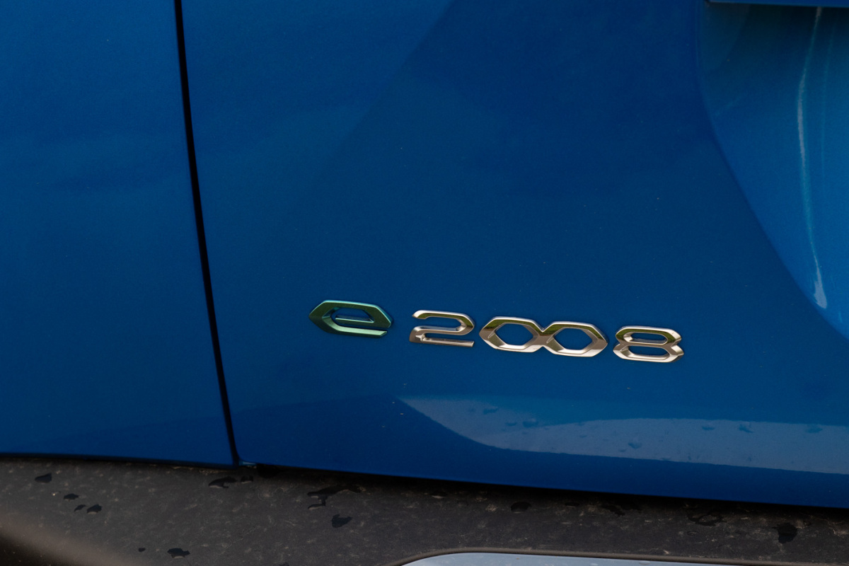 Peugeot  e-2008 (2020)