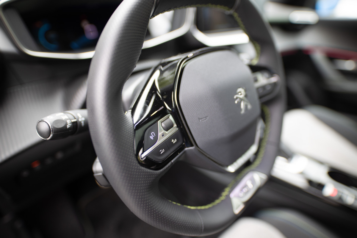 Peugeot  e-2008 (2020)