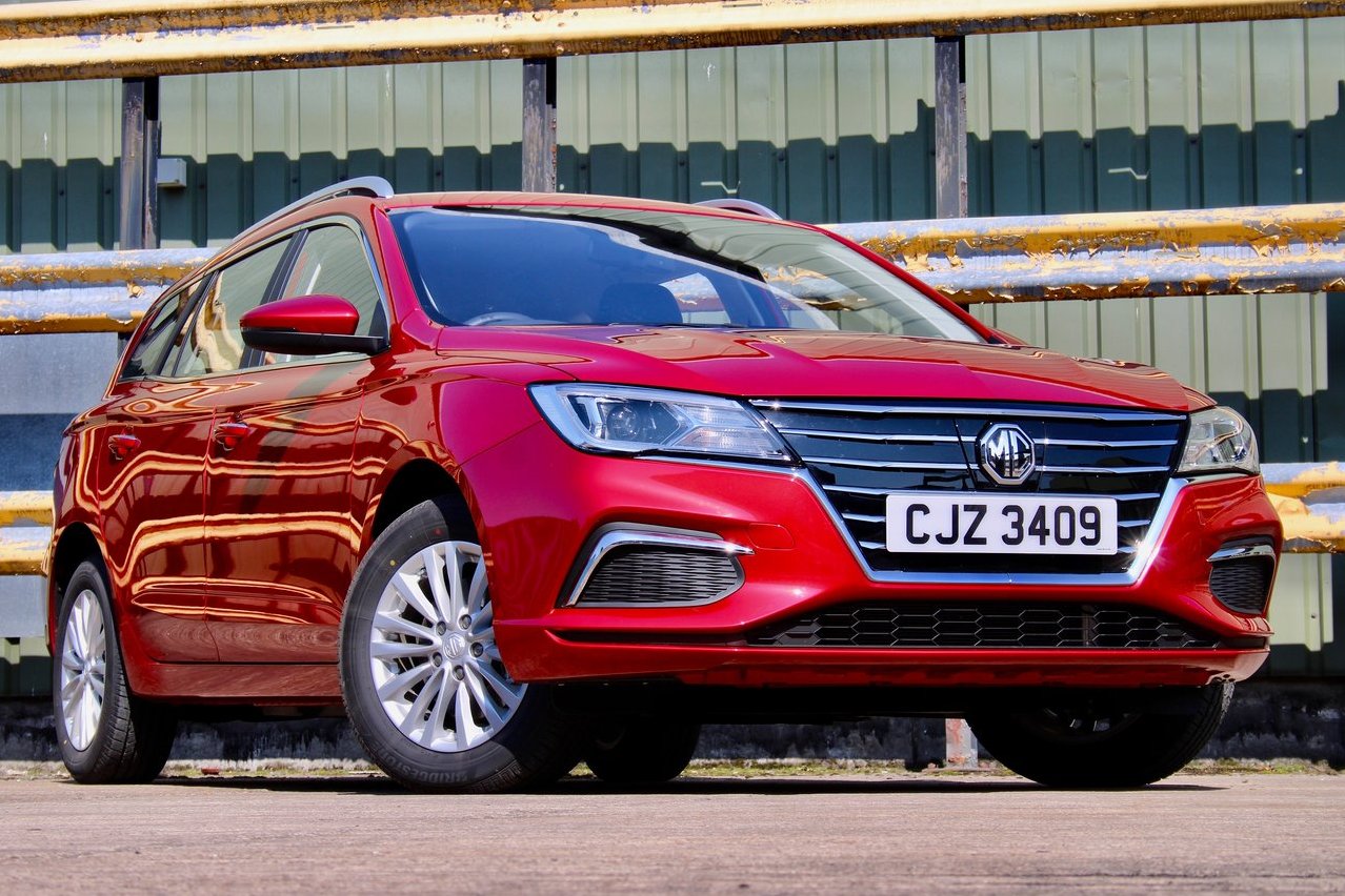 Nové kombi vychádza z čínskeho modelu Roewe Ei5, v Európe sa však bude predávať pod logom MG. Dizajnom neočarí, ale ani neurazí.