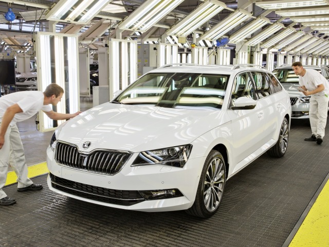 Svoje schopnosti ukázal závod v Kvasinách aj výrobou plug-in hybridného Superbu iV.