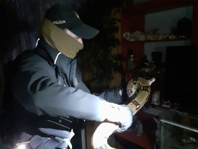 veľhad, Prievidza, polícia