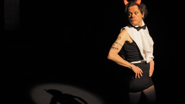 Robert Roth ako Lucifer v inscenácii Mercedes Benz.