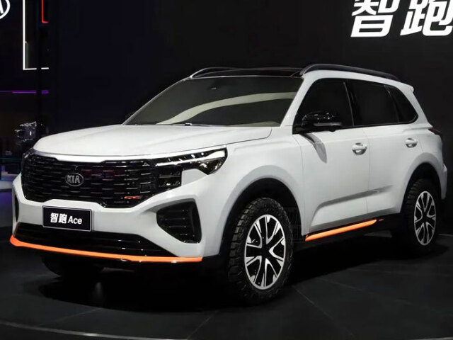 Pri prvom pohľade na nový čínsky Sportage Ace si nemôžete nespomenúť na novú Kiu Sorento. Preberá z nej off-roadovejší štýl aj vertikálne situovanú masku.