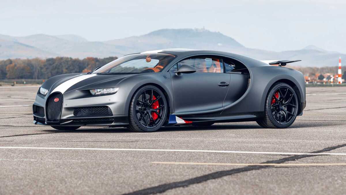 bugatti-chiron-sport-les-legendes-du-ciel-three-quarters