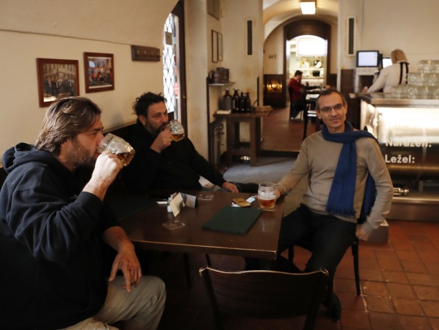 čr česko praha podnik pub krčma koronavírus