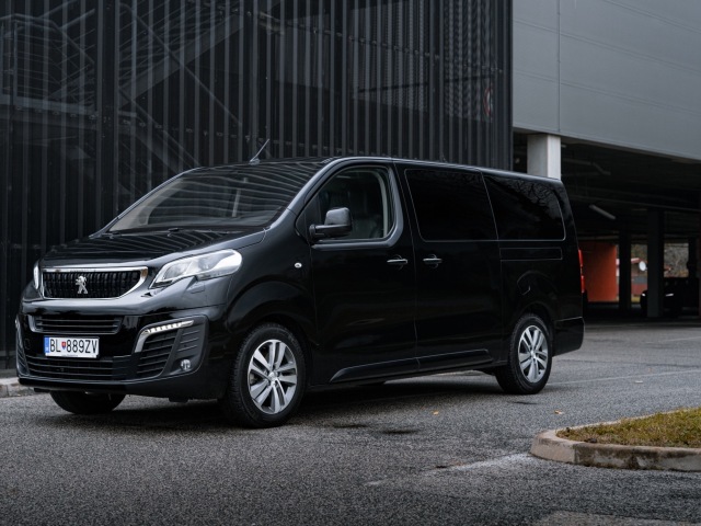 Peugeot Traveller VIP (2020)