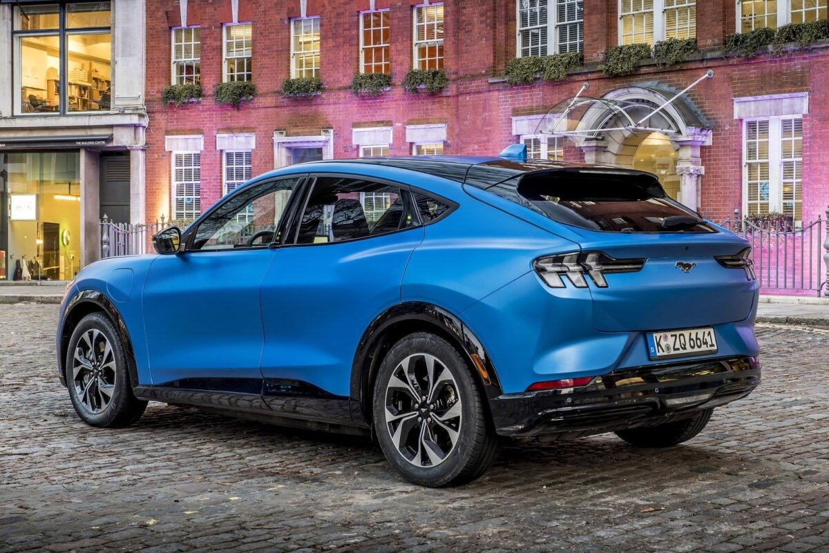 Ford Mustang Mach-E - 2021