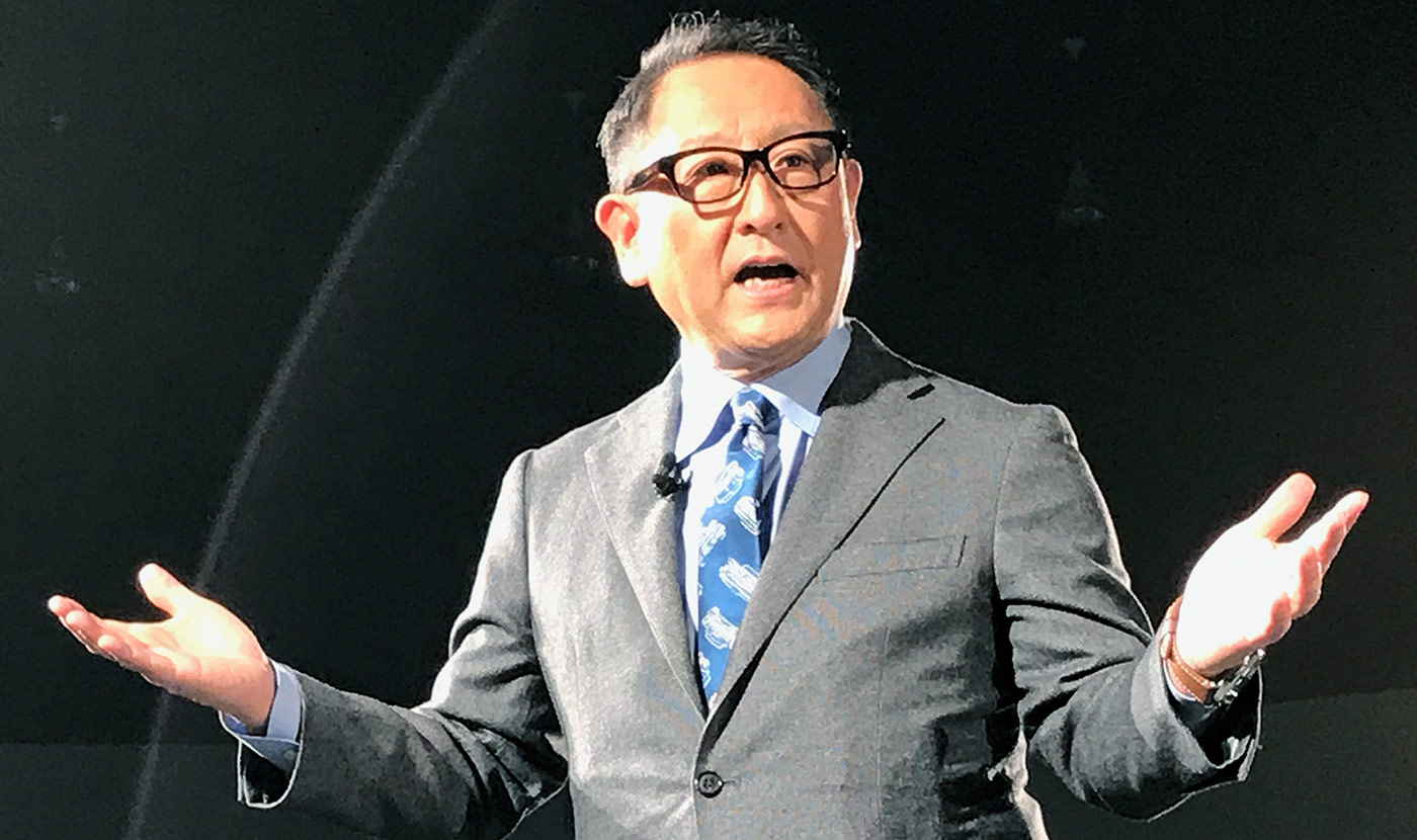 Akio Toyoda sa opäť obul do zákazu spaľovacích motorov, ktorý hrozí v Japonsku už v roku 2030.