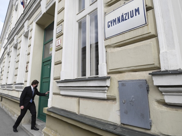 Maturita / Gymnázium / Škola / Žiak /