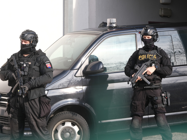 súd v Pezinku, polícia, sprievod Imreczeho,