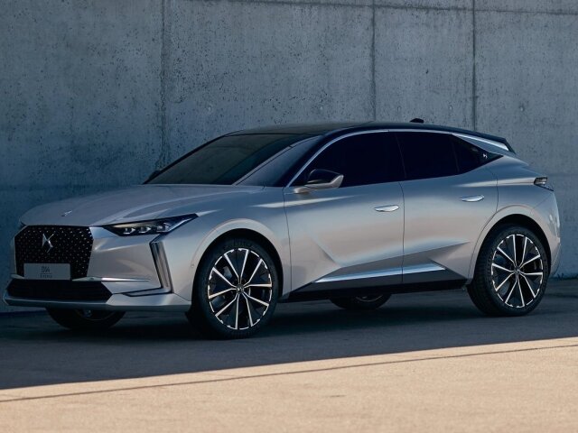 DS 4 vychádza z vlaňajšieho konceptu DS Aero Sport Loungue. Ide o crossover, kombinujúci štýl SUV-kupé a hatchbacku. O príslušnosti k značke nie sú vďaka maske DS Wings a svetiel Matrix Led Visions troma modulmi žiadne pochybnosti.