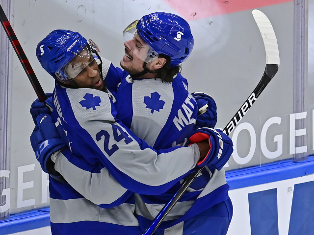 Wayne Simmonds, Auston Matthews