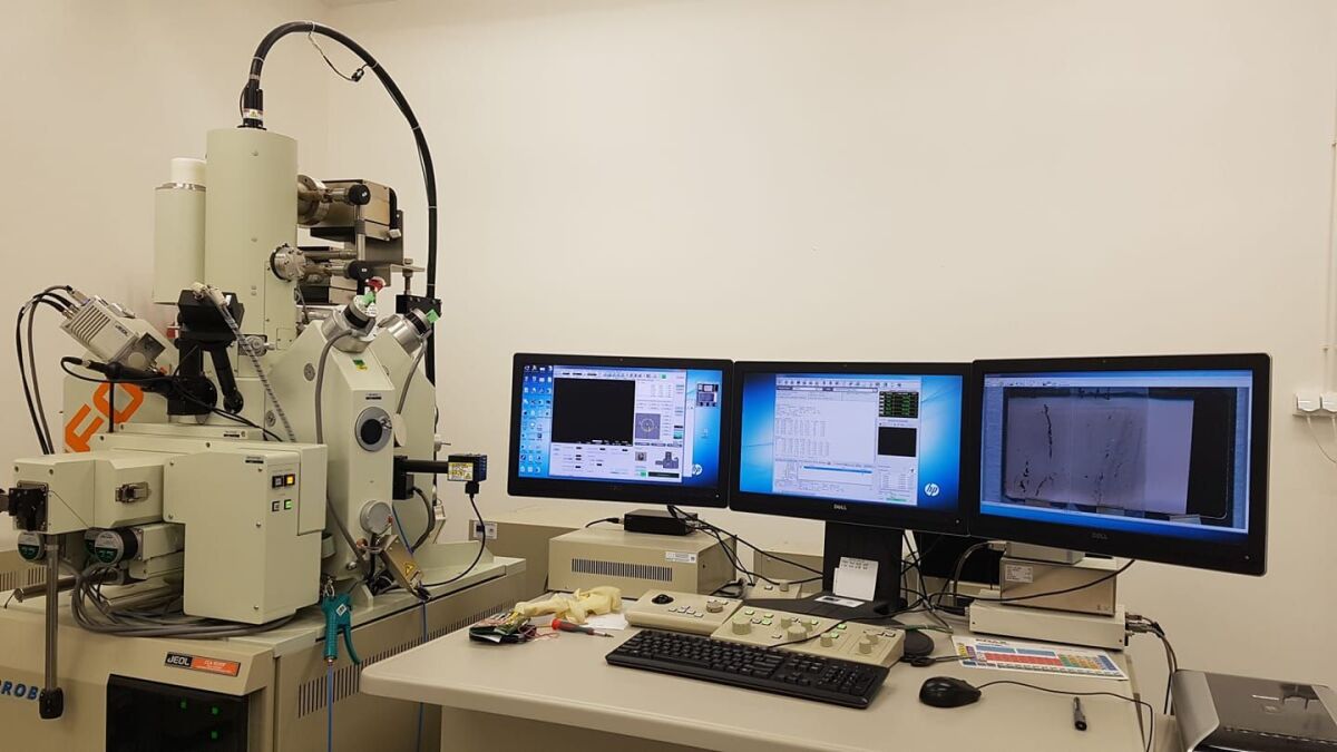Obr3 mikrosonda BB
