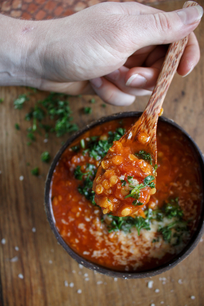 Polievka z červenej šošovice.