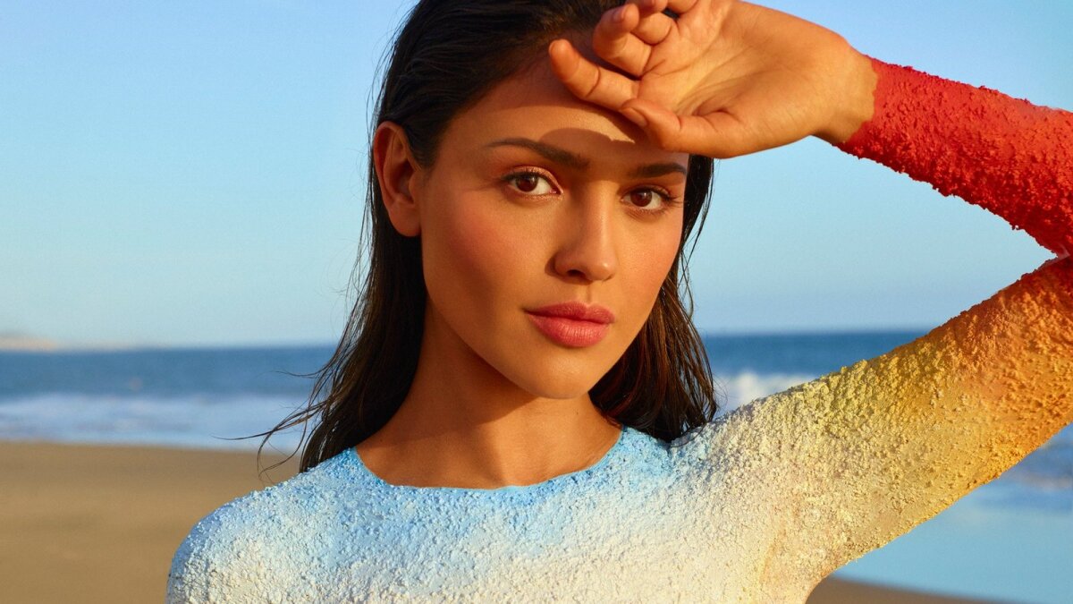 eiza2