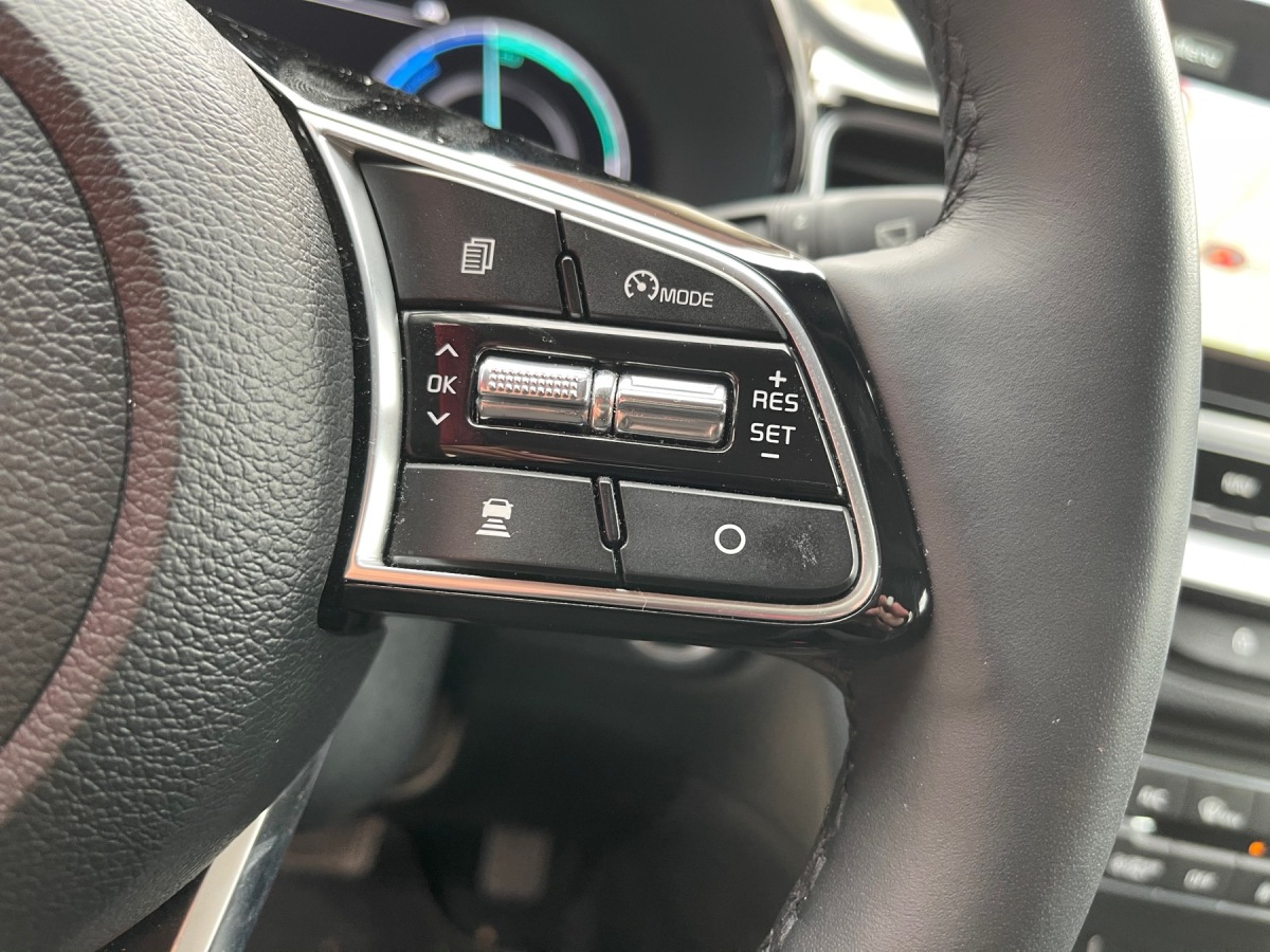 Kia XCeed plug-in hybrid (2021)