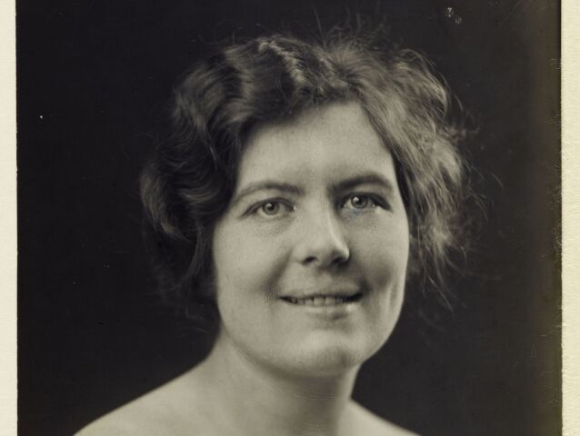 stefanik Louise Weiss mlada