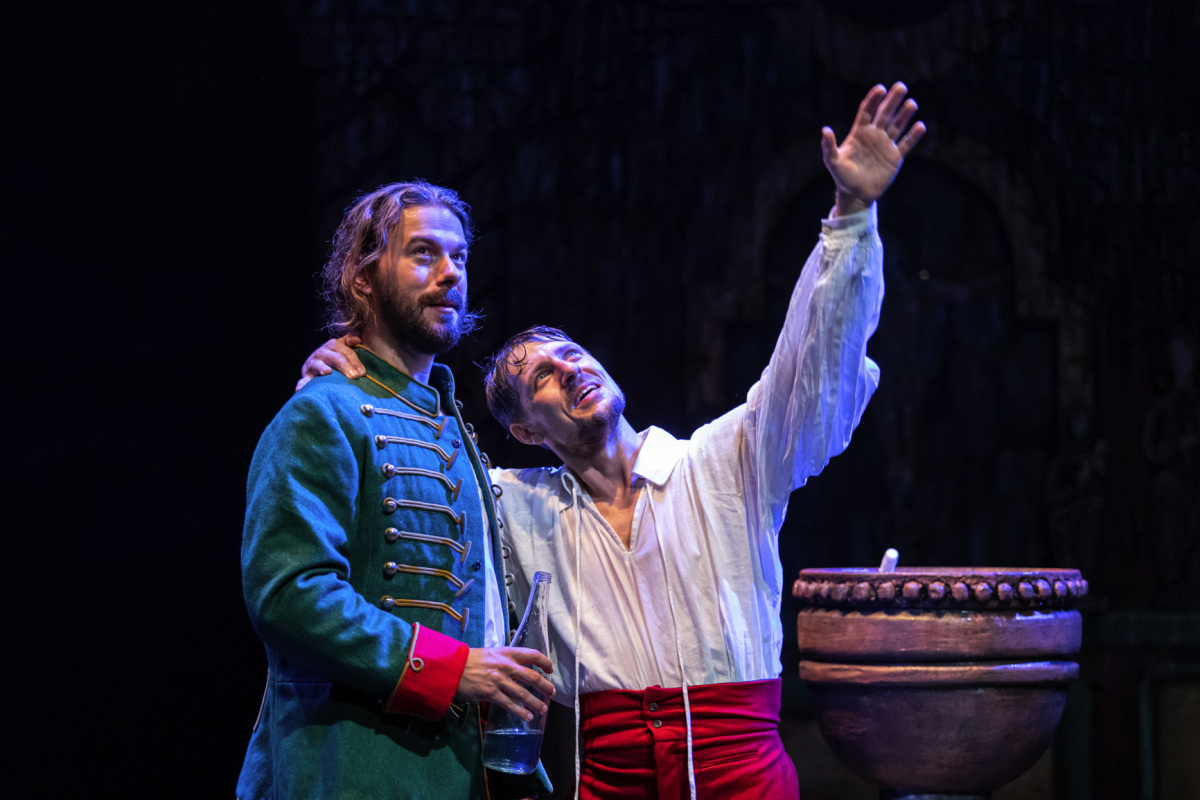 42-Ja  nos  i  k 2