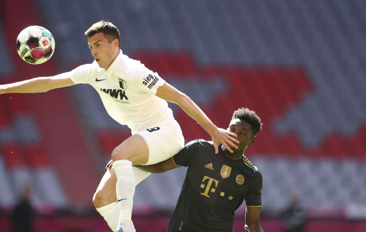 László Bénes, Alphonso Davies