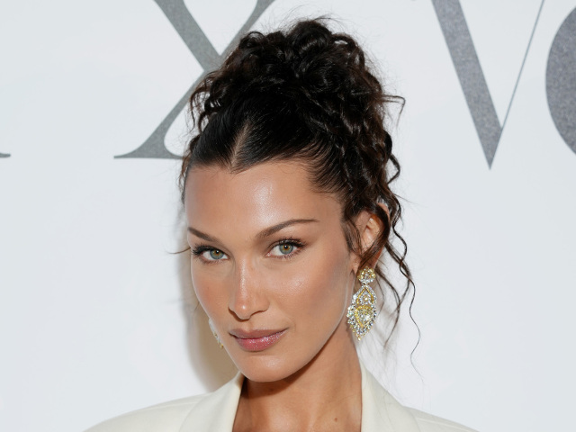 Topmodelka Bella Hadid zvolila model z pánskej kolekcie Dior Men. 