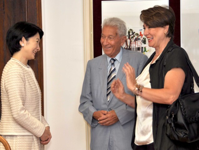 V roku 2013 s japonskou princeznou Akišino a Zuzanou Jarošovou.