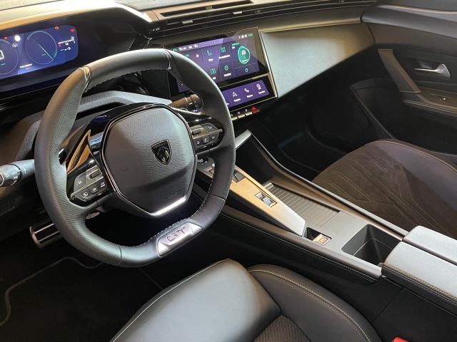 Peugeot 308 1.2 PureTech 130k EAT8 (2021)