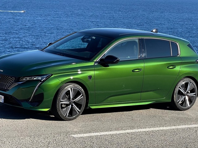 Peugeot 308 1.2 PureTech 130k EAT8 (2021)