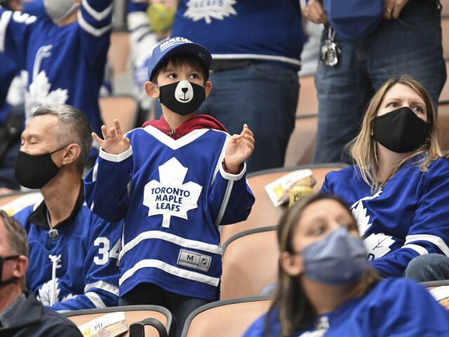 Toronto, Montreal